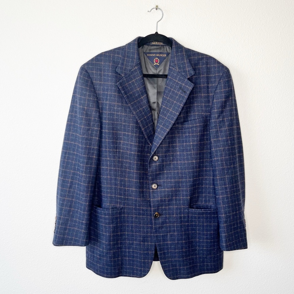 Tommy Hilfiger Blazer Mens 40R
Navy Blue Checkered 3-Button Plaid Preppy VGT